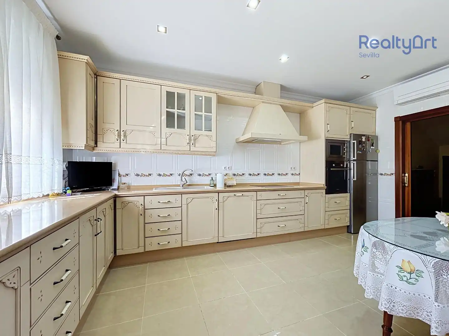 Kitchen of Houses for sale in Tomares  with Air Conditioner, Heating and Private garden
