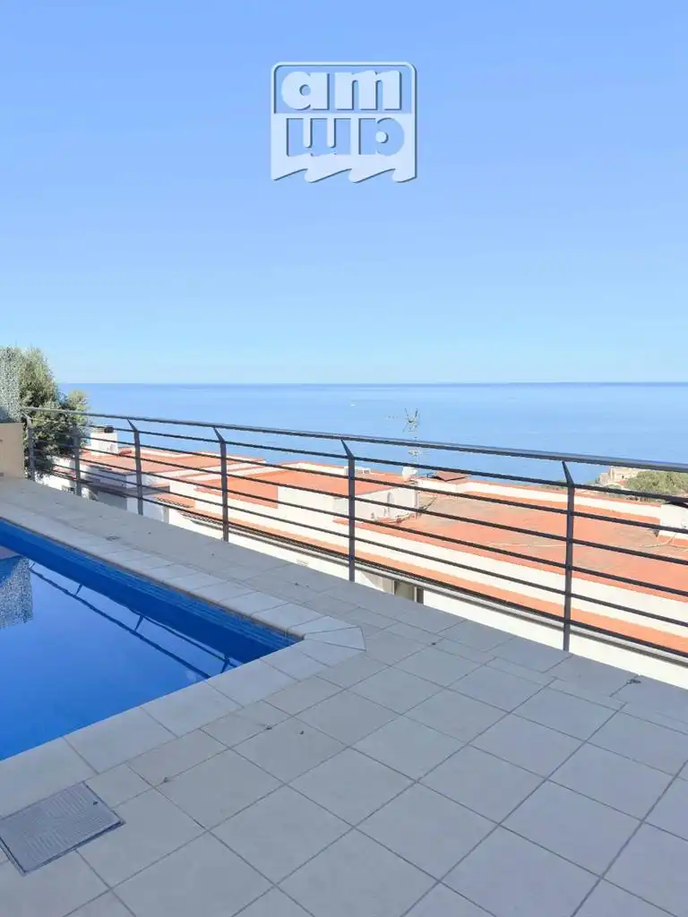 Piscina de Pis en venda en Llançà amb Traster i Piscina