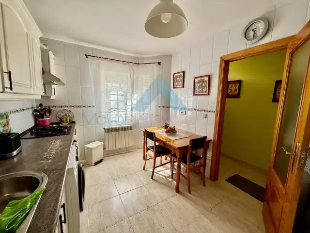 Küche von Haus oder Chalet zum Verkauf in Villanueva de la Torre mit Klimaanlage, Heizung und Privatgarten