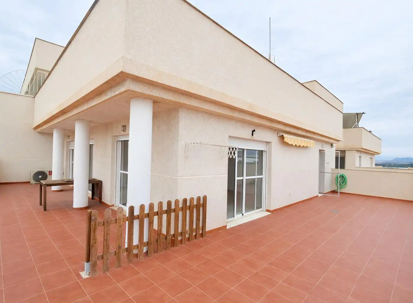 Vista exterior de Ático en venta en Águilas con Aire acondicionado, Terraza y Trastero