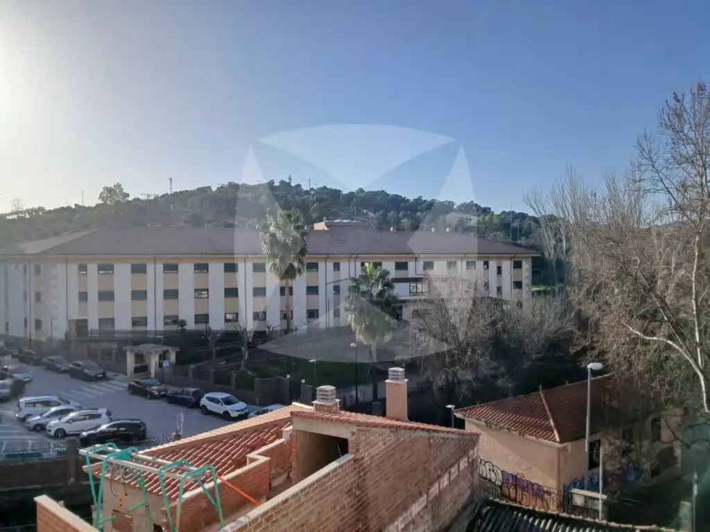 Vista exterior de Pis en venda en Cáceres amb Aire condicionat i Moblat