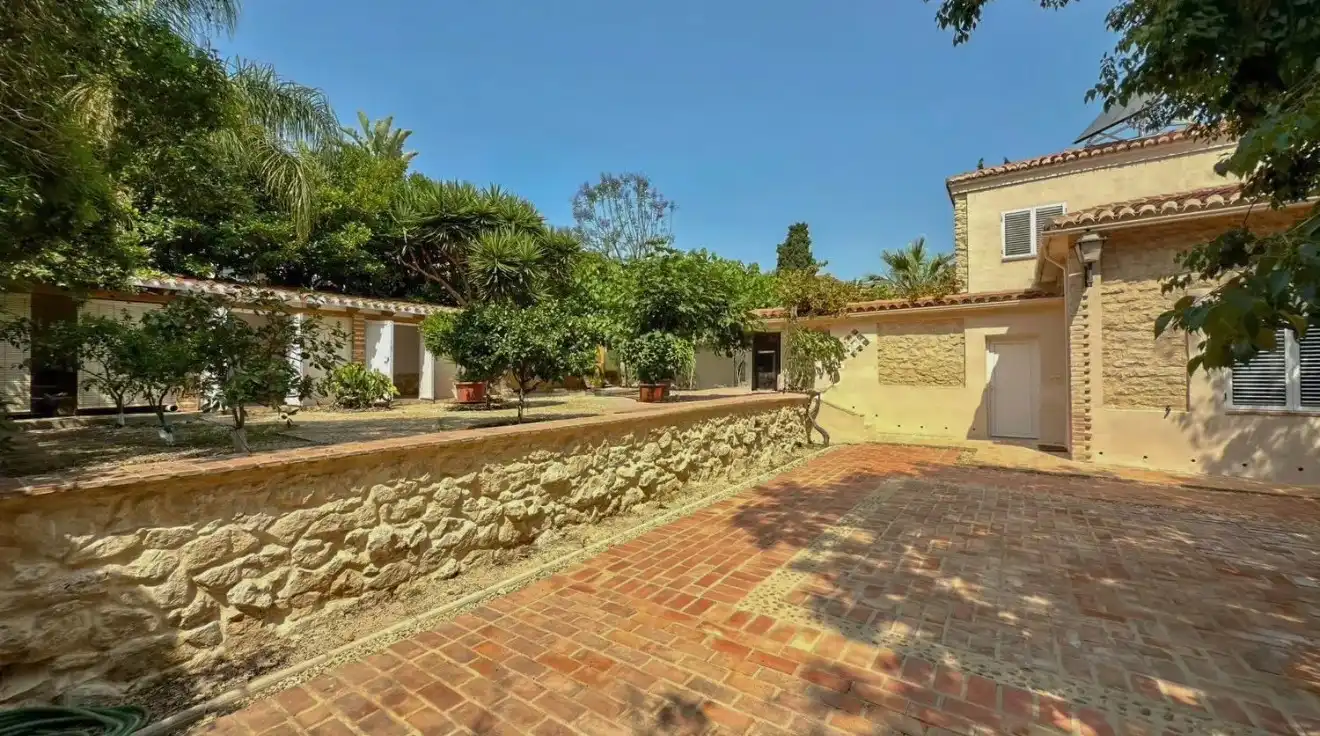 Jardí de Casa o xalet en venda en Alicante / Alacant amb Aire condicionat, Calefacció i Jardí privat