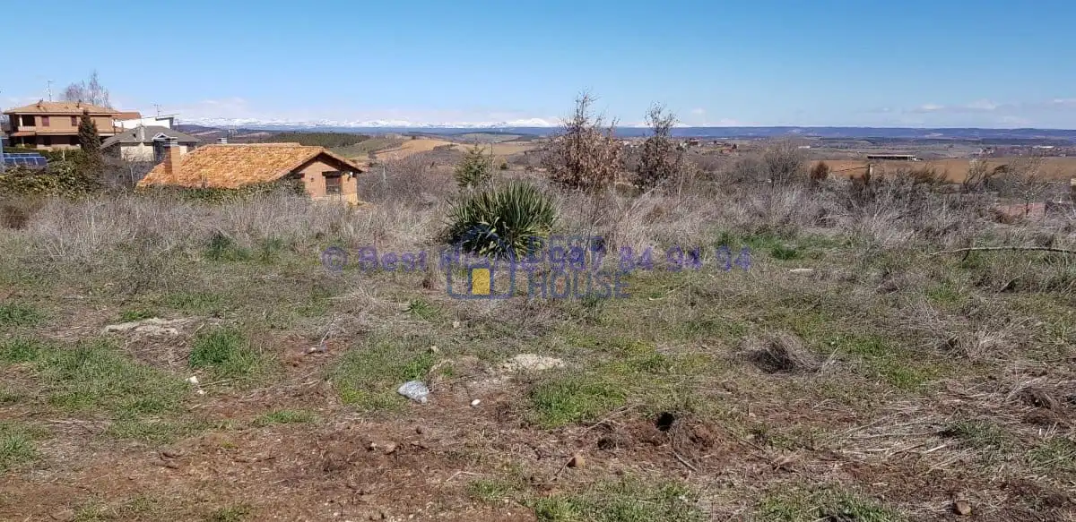 Terreny residencial en venda a Valdefresno