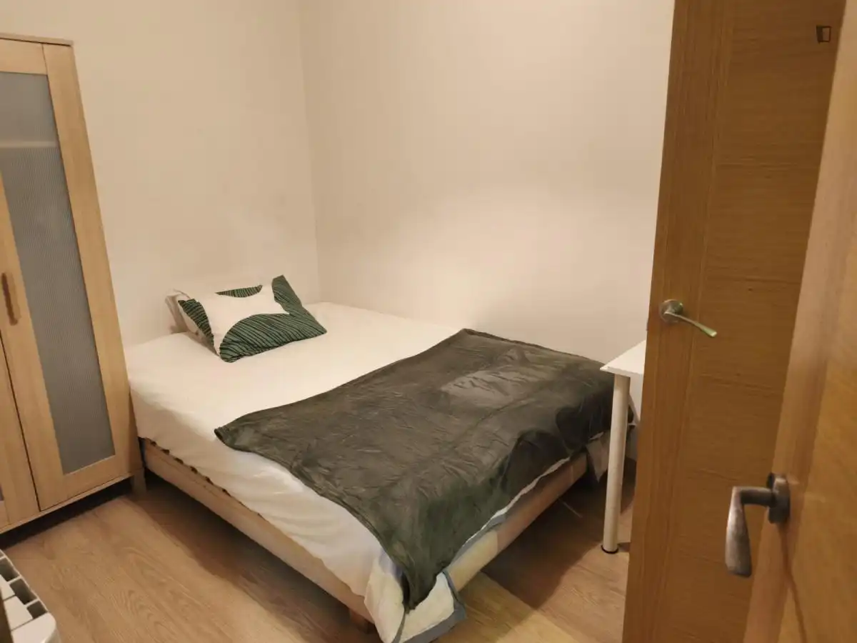 Habitación de Apartamento para compartir en Vigo  con Calefacción, Amueblado y Horno