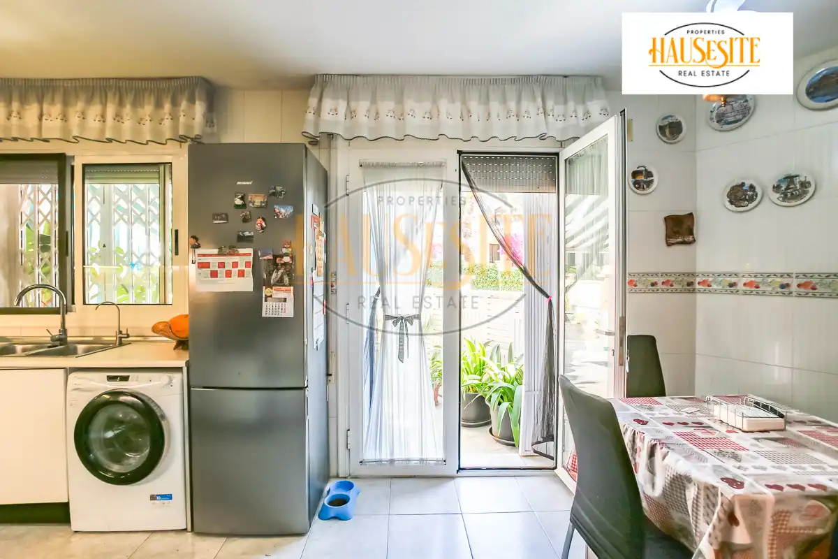 Kitchen of Houses for sale in Vilanova i la Geltrú  with Heating, Terrace and Balcony