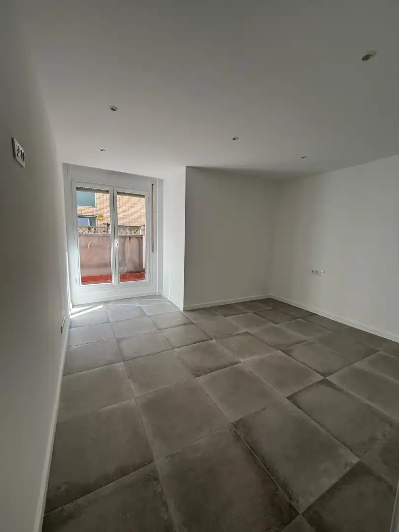 Local en venta en Carrer Primer de Maig, Molí Nou - Ciutat Cooperativa