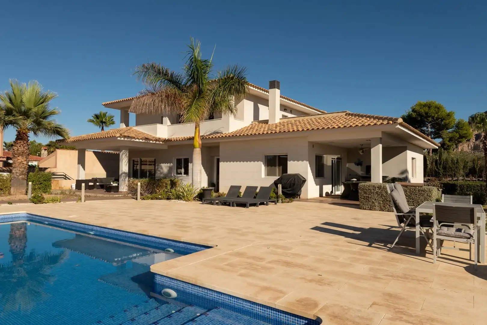 Vista exterior de Casa o chalet en venta en Alicante / Alacant con Aire acondicionado, Calefacción y Jardín privado
