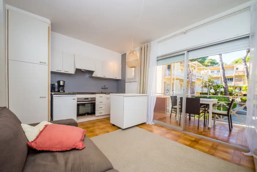 Cuina de Apartament en venda en Castell d'Aro, Platja d'Aro i s'Agaró amb Calefacció, Terrassa i Moblat