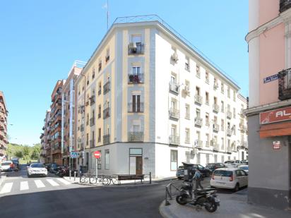 Exterior view of Flat for sale in  Madrid Capital  with Heating