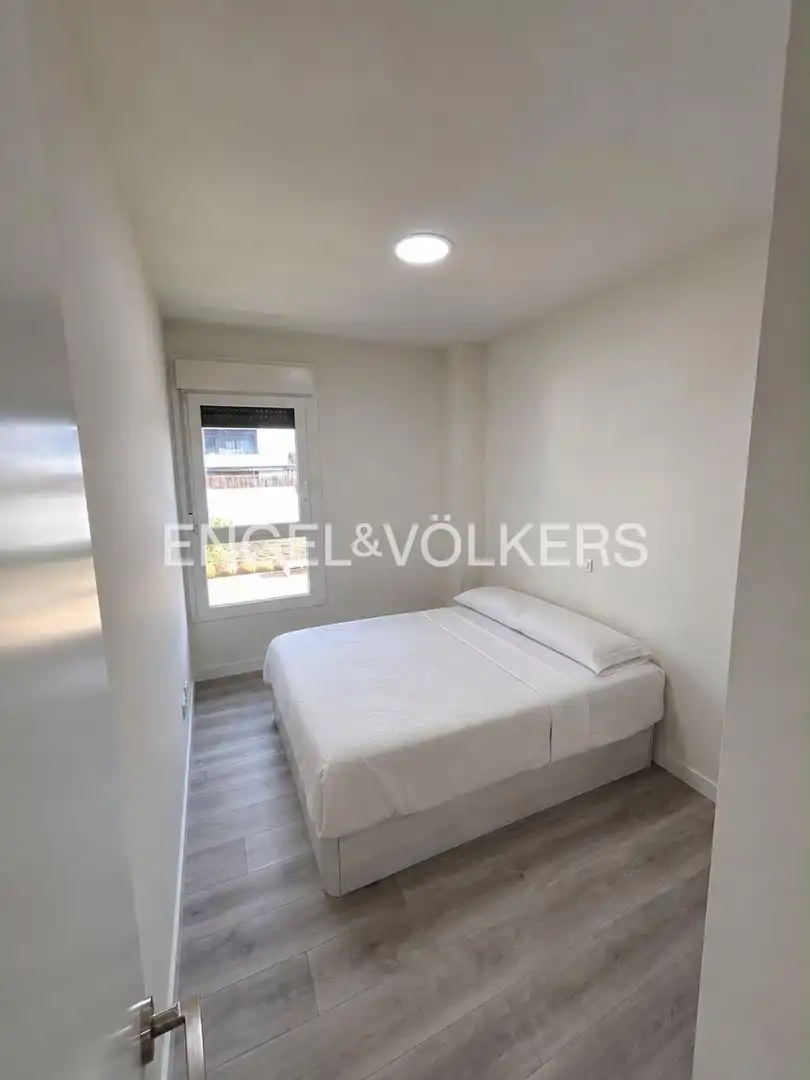 Piso con terraza en alquiler en Entrenúcleos, imagen 14