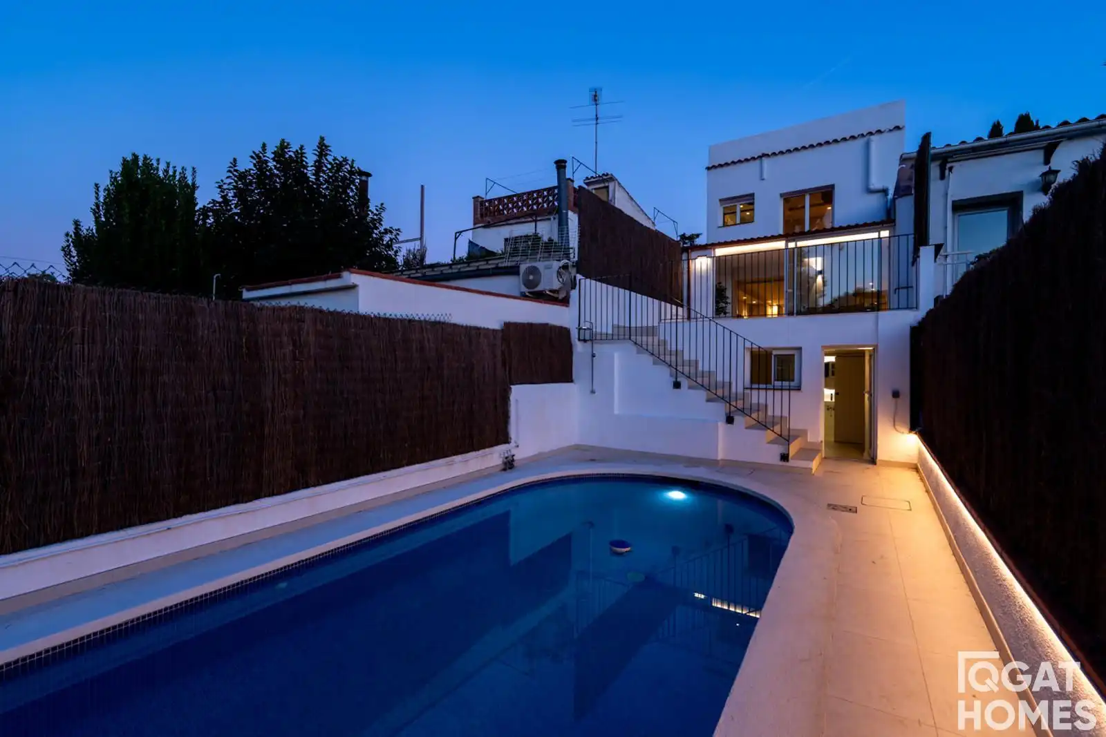 Piscina de Casa adosada en venta en Sant Cugat del Vallès con Aire acondicionado, Calefacción y Terraza