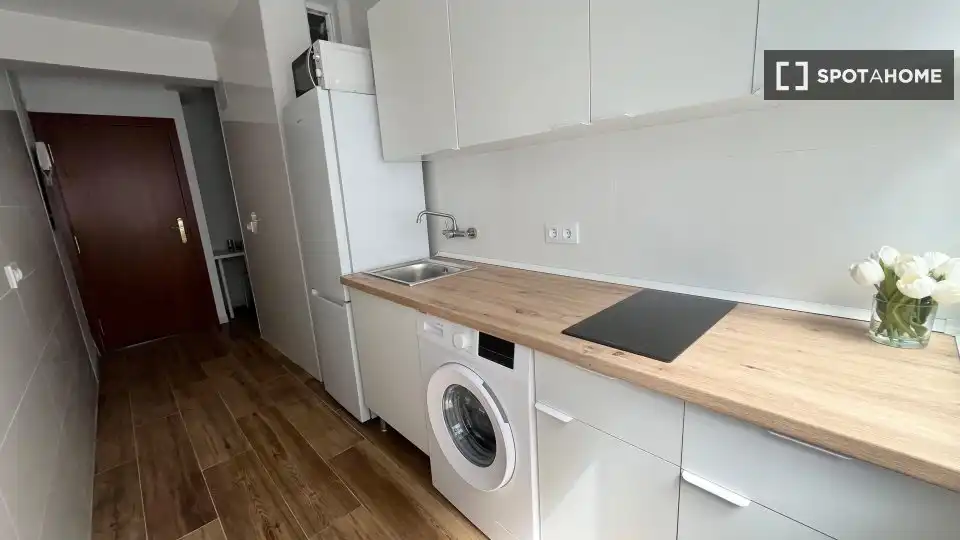 Kitchen of Flat for rent in Sevilla  with Air Conditioner, Heating and Furnished