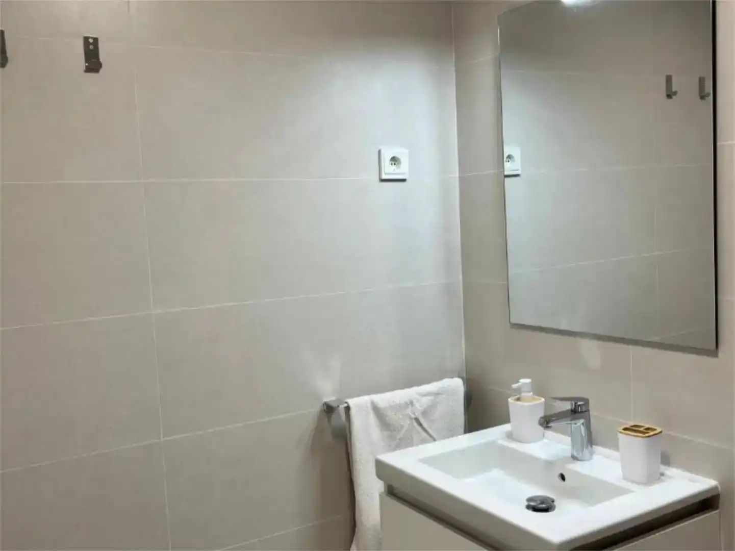 Badezimmer von Wohnung zur Miete in Santurtzi  mit Klimaanlage