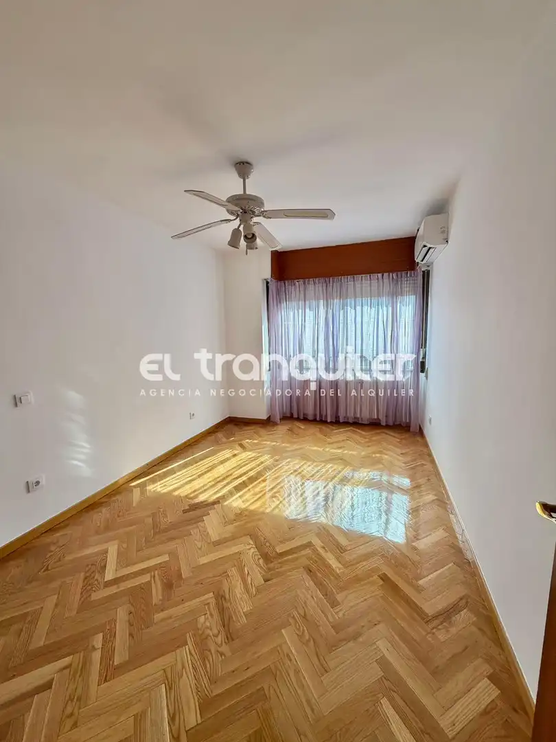 Habitación de Piso de alquiler en Madrid con Aire acondicionado, Parquet y Lavadora