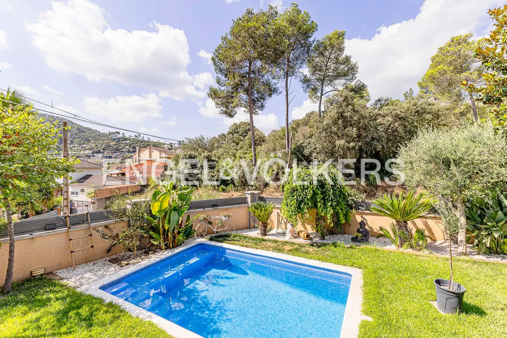 Swimming pool of Houses for sale in Sant Vicenç Dels Horts  with Heating, Storage room and Swimming Pool