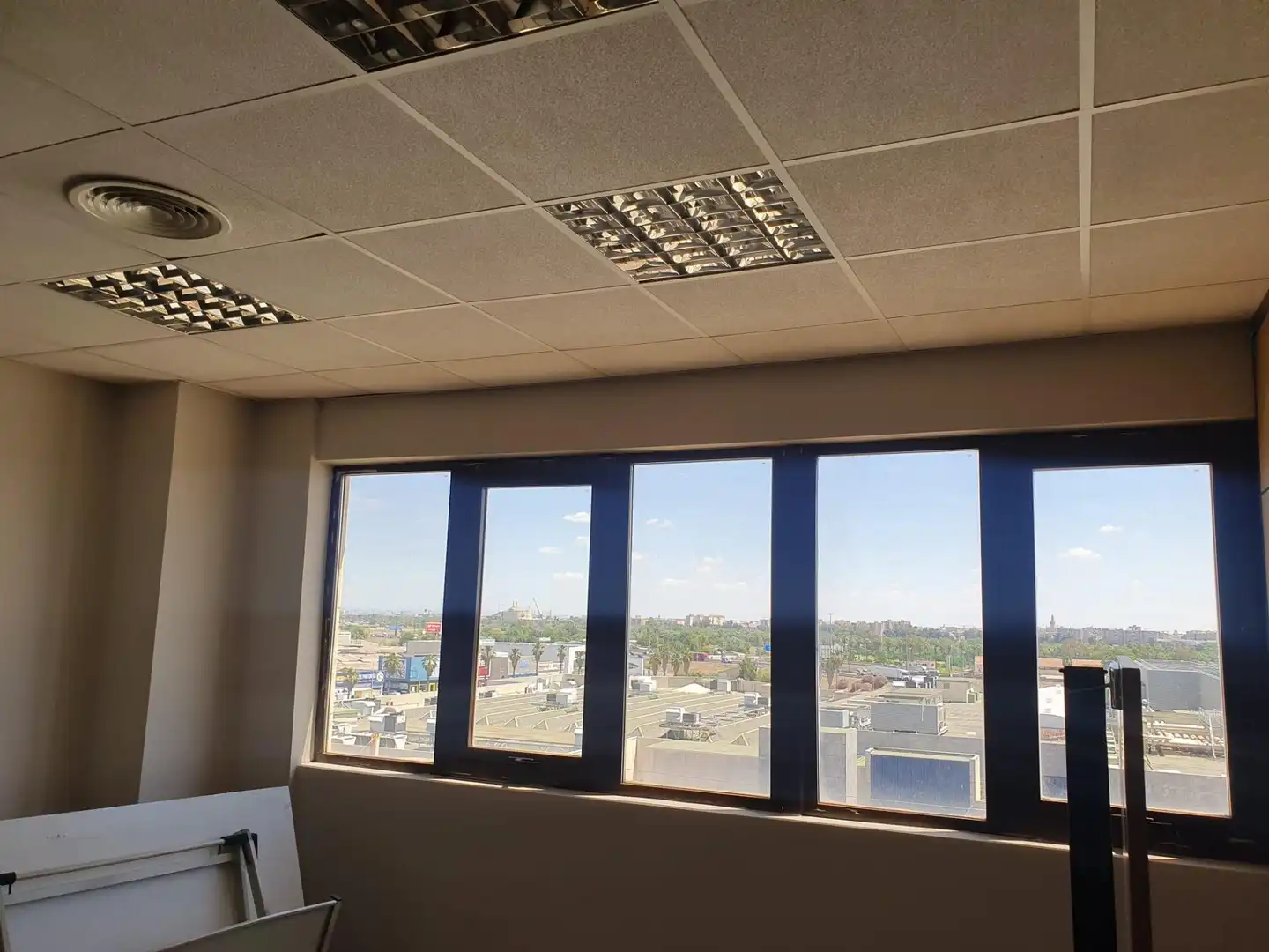 Oficina de alquiler en San Juan de Aznalfarache