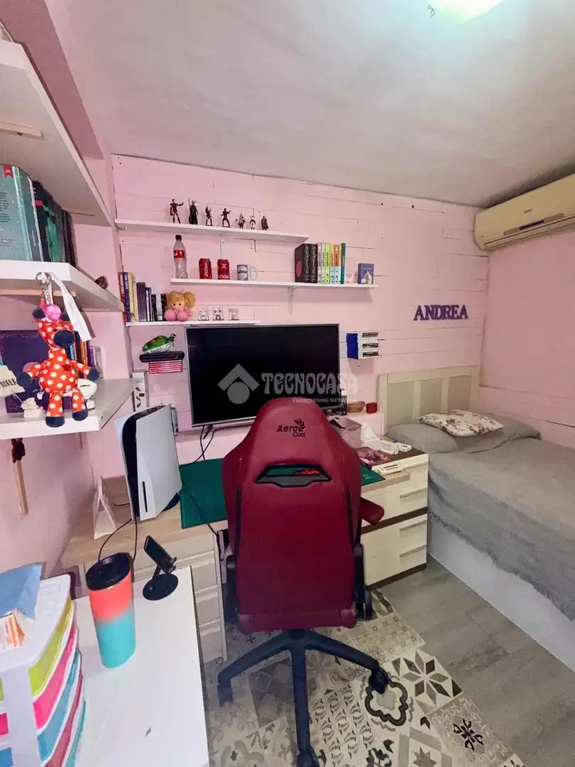 Bedroom of Flat for sale in Sevilla  with Heating