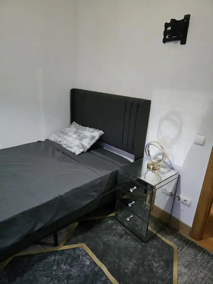 Schlafzimmer von Wohnung zur Miete in Gelida mit Parkett, Möbliert und Ofen