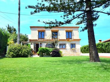 Villa avec piscine à vendre à Los Barrios