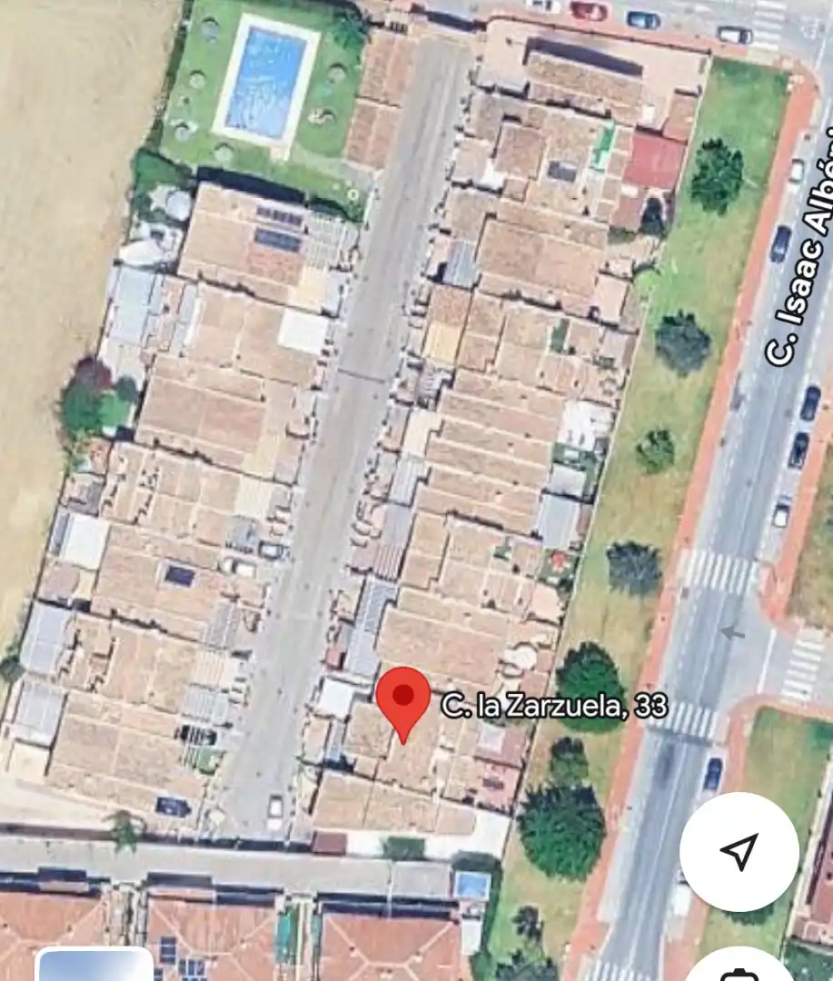 Vista exterior de Casa adosada en venta en Alhaurín de la Torre con Alarma y Piscina comunitaria