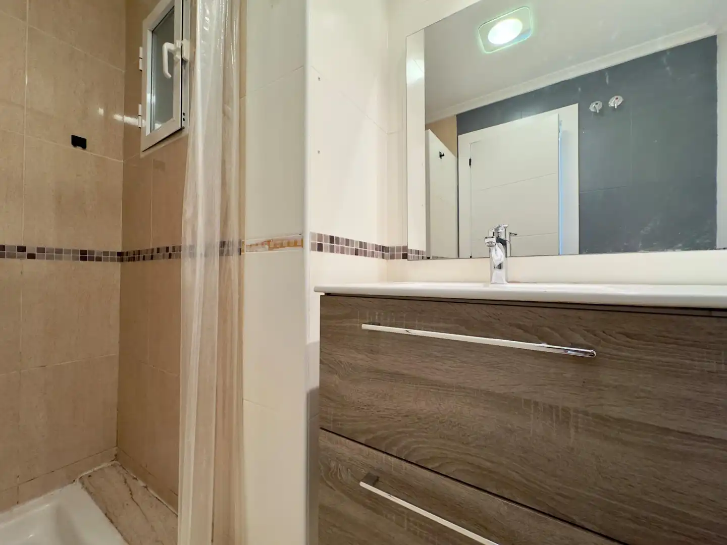Baño de Piso en venta en Aspe con Calefacción, Jardín privado y Terraza