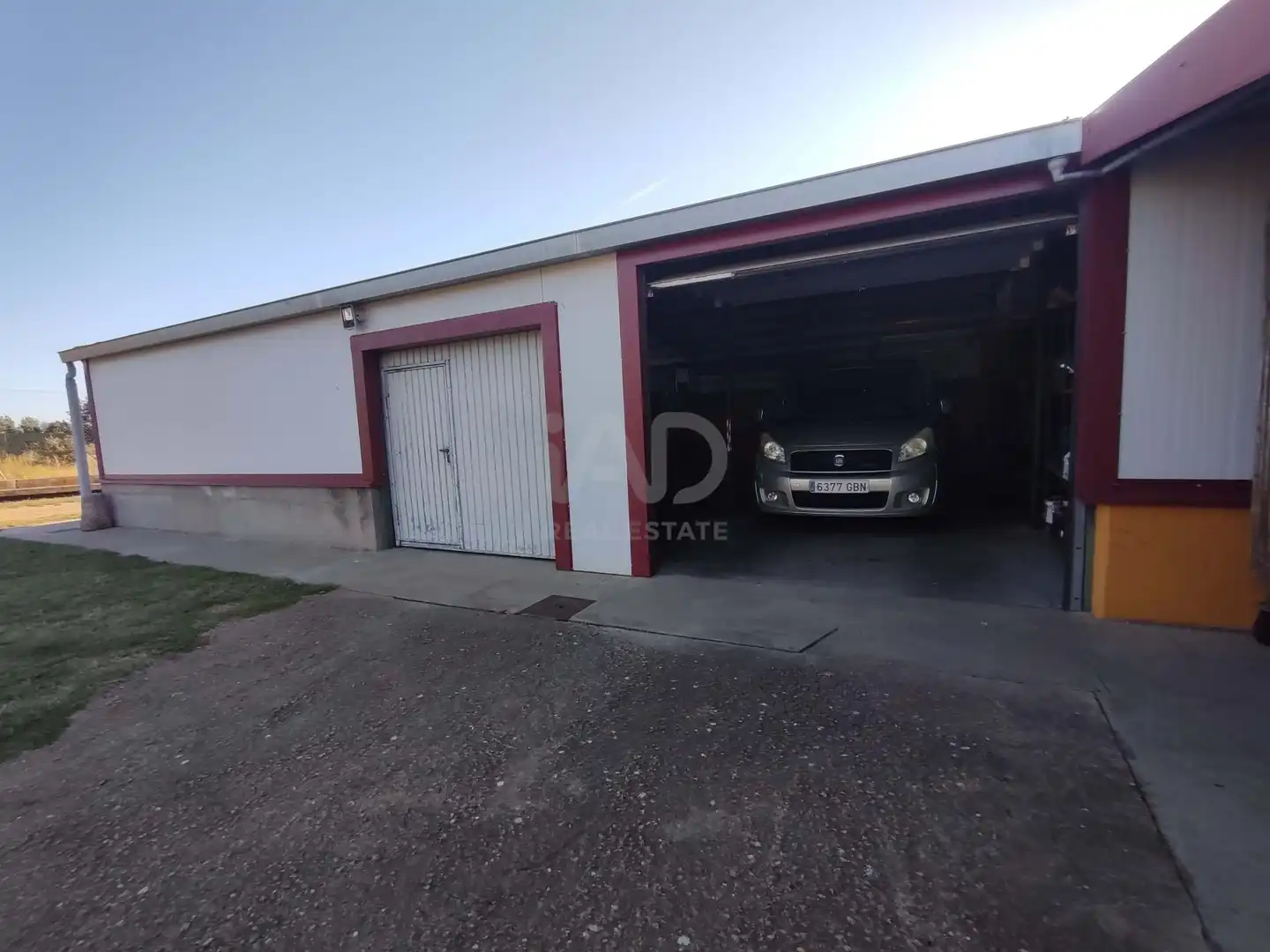 Parking de Casa o chalet en venta en Villaobispo de Otero con Calefacción