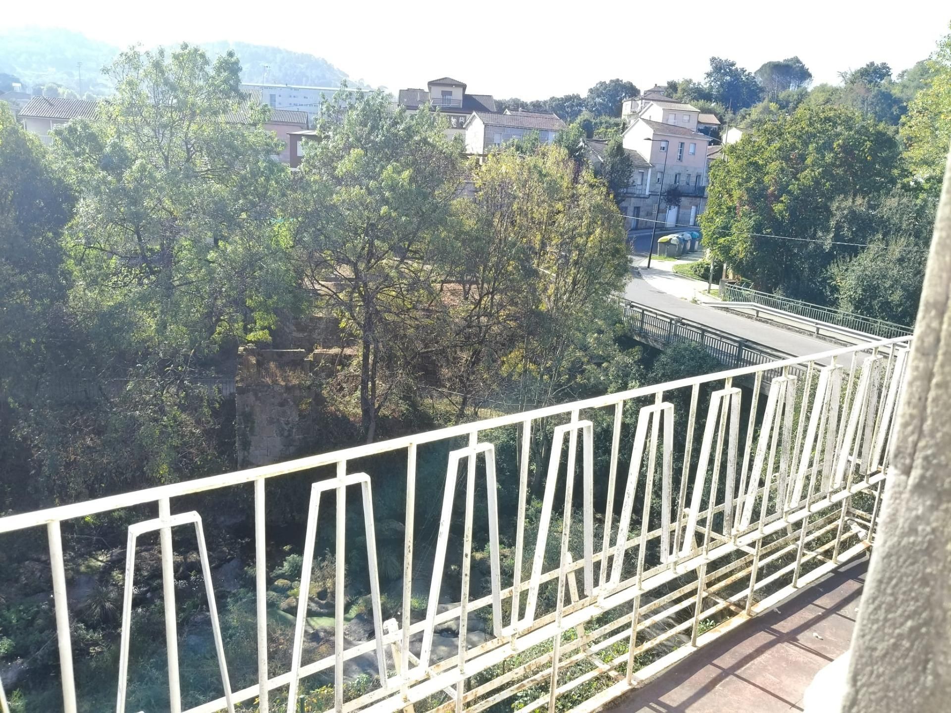 Terrassa de Pis de lloguer en Ourense Capital  amb Parquet i Balcó