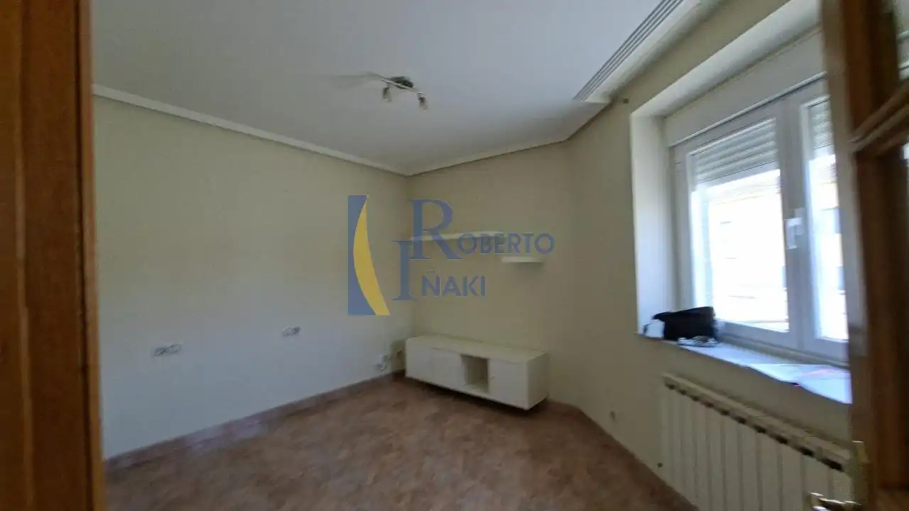 Casa o xalet en venda en Toral de los Guzmanes amb Calefacció i Jardí privat