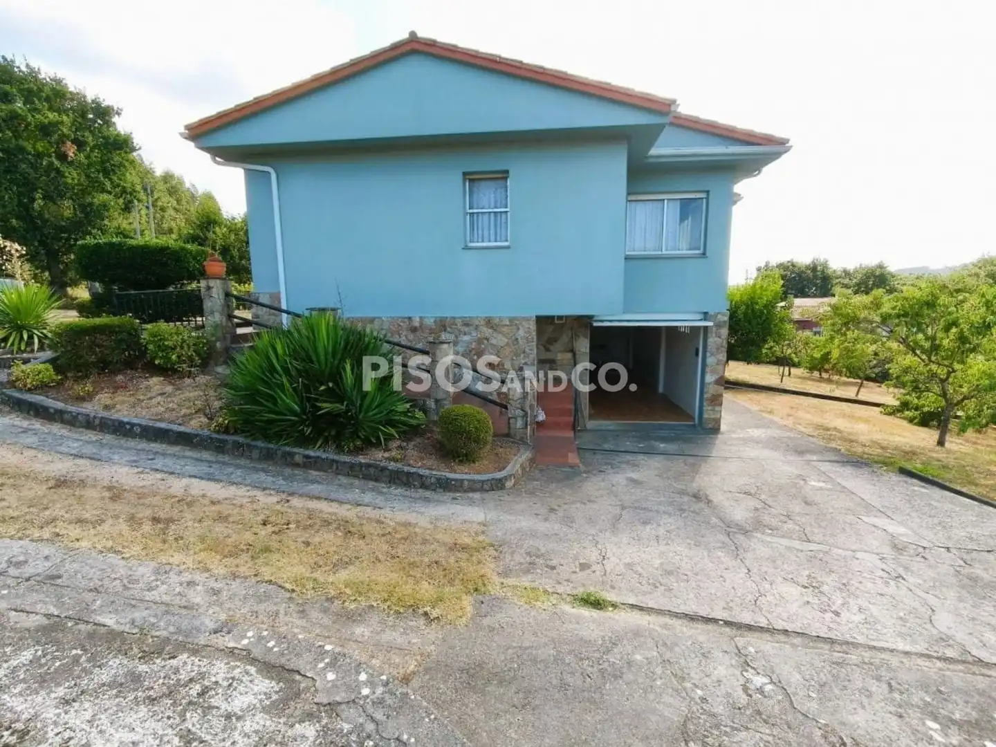 Vista exterior de Casa o xalet en venda en Culleredo amb Terrassa i Moblat