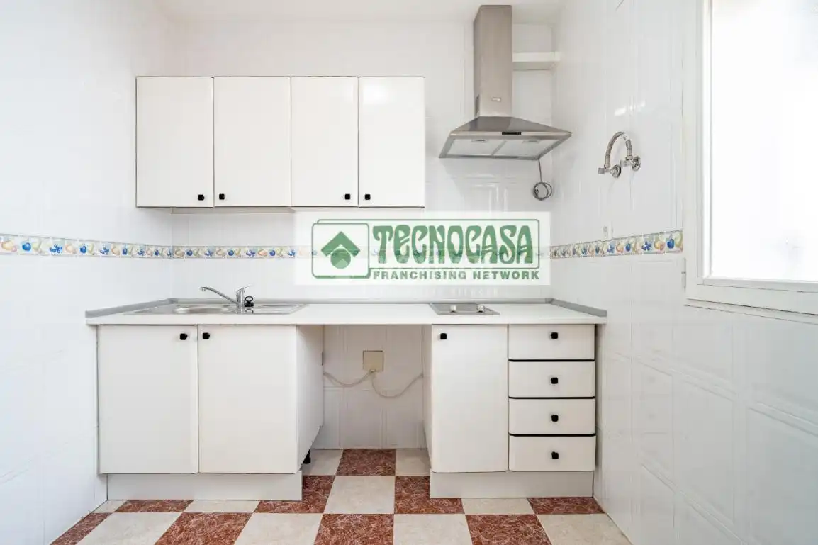 Kitchen of Flat for sale in Granada  with Air Conditioner, Heating and Terrace