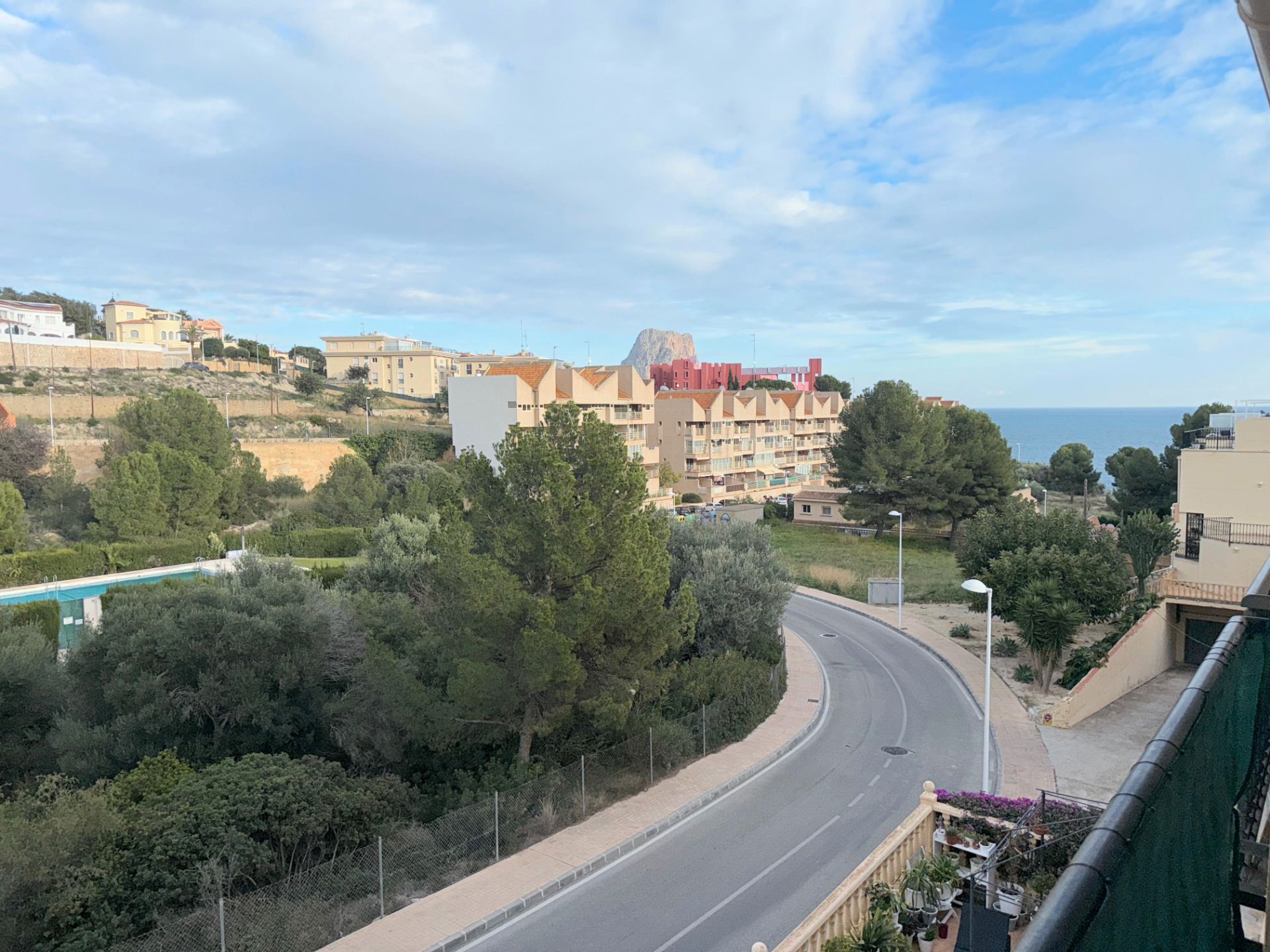 Vista exterior de Apartament en venda en Calpe / Calp amb Moblat, Rentadora i Balcó