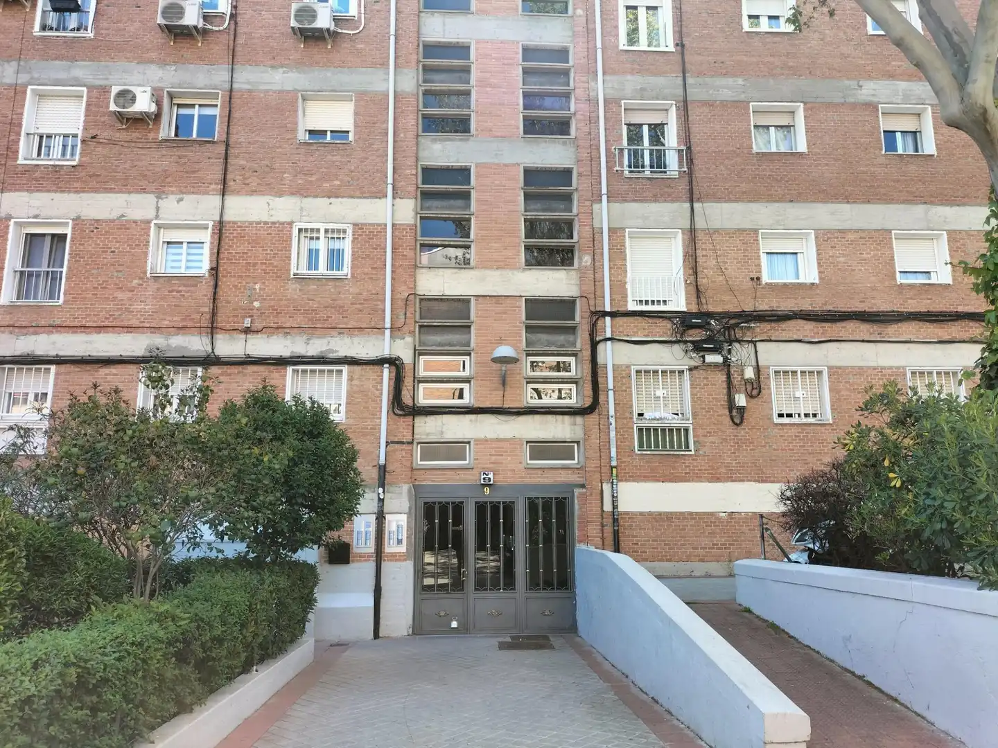 Exterior view of Flat for sale in  Madrid Capital  with Terrace and Balcony