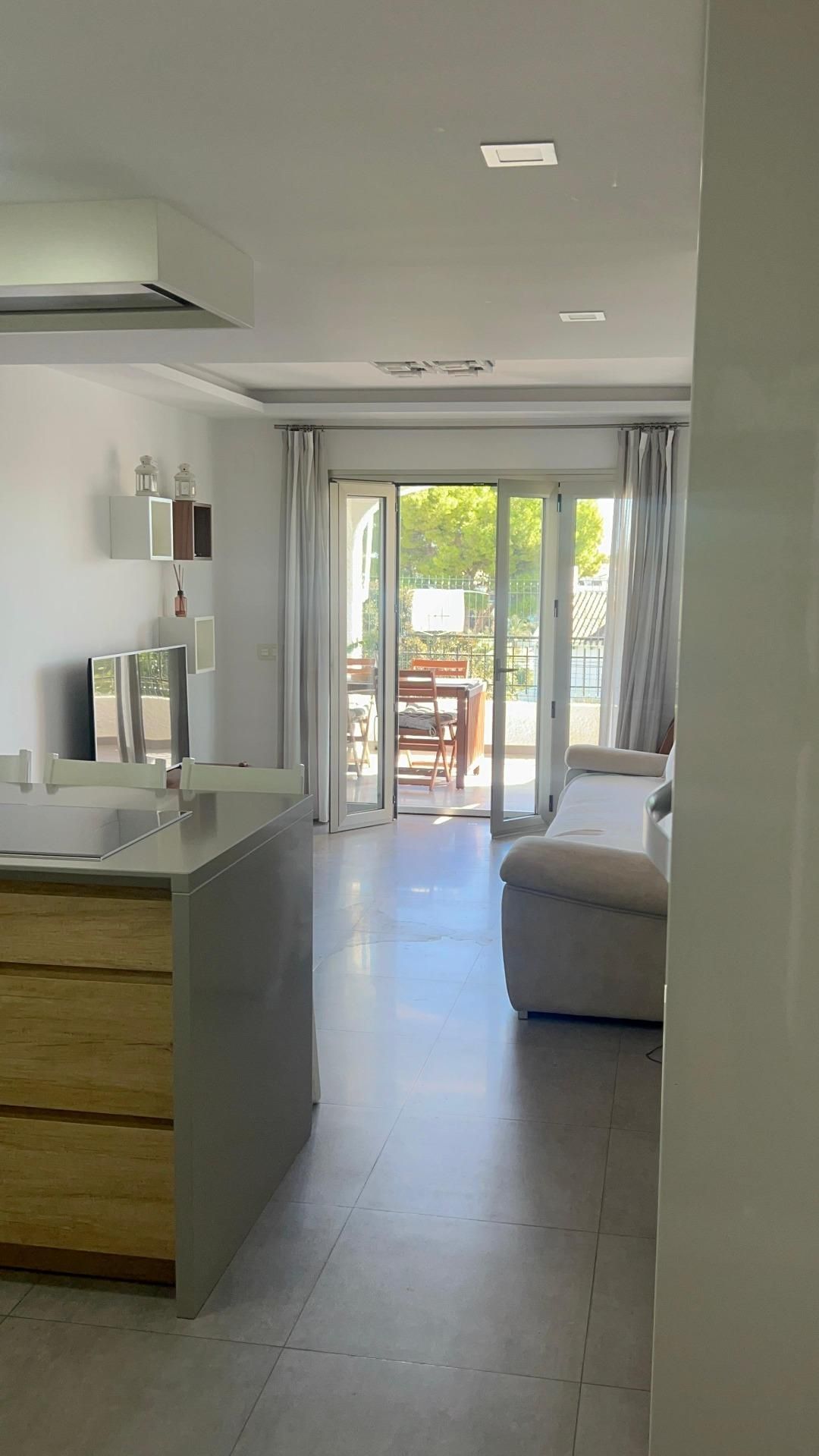 Habitación de Piso en venta en Orihuela con Aire acondicionado, Terraza y Piscina comunitaria