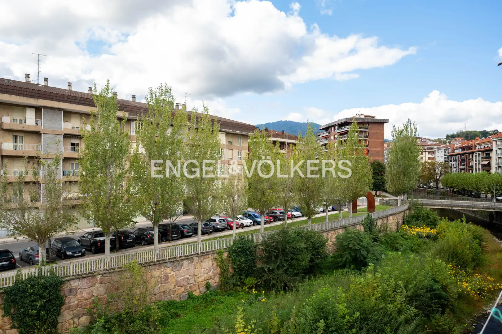 Vista exterior de Piso en venta en Azkoitia con Calefacción, Trastero y Balcón