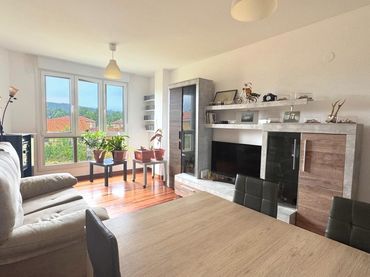 Piso con balcón en venta en Barrio MACORRA (LA)