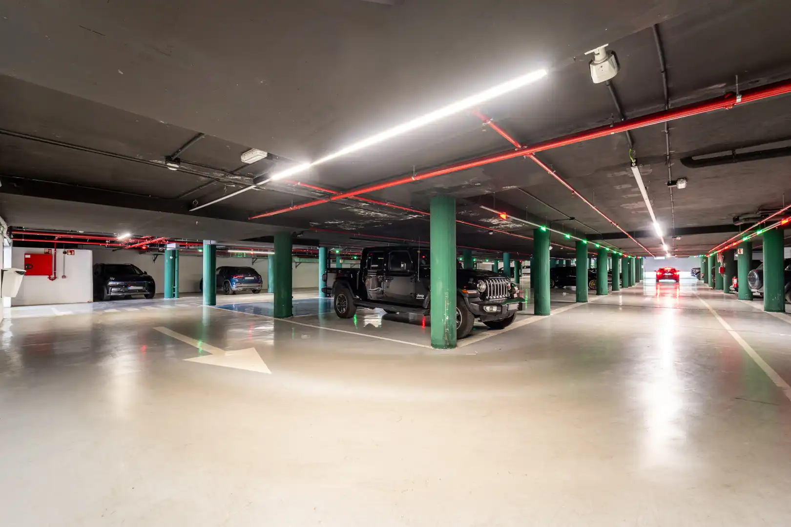 Parking de Local en venta en Nueva Andalucía
