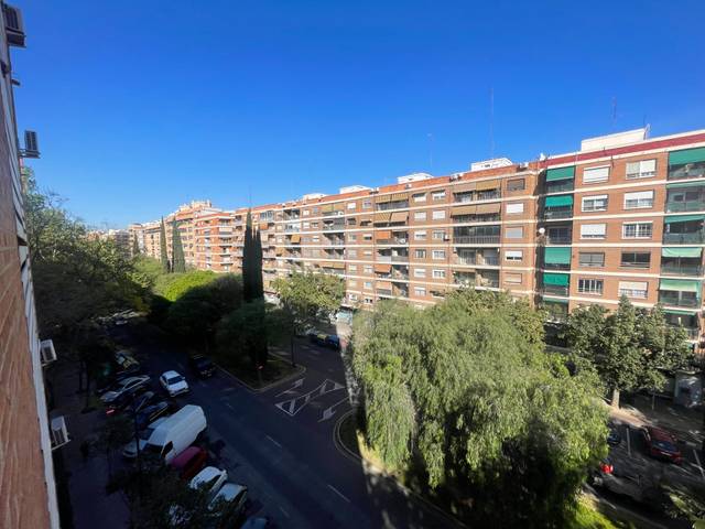 Piso en Venta en Plaza POETA MIGUEL HERNANDEZ en Na Rovella - Hermanos Maristas