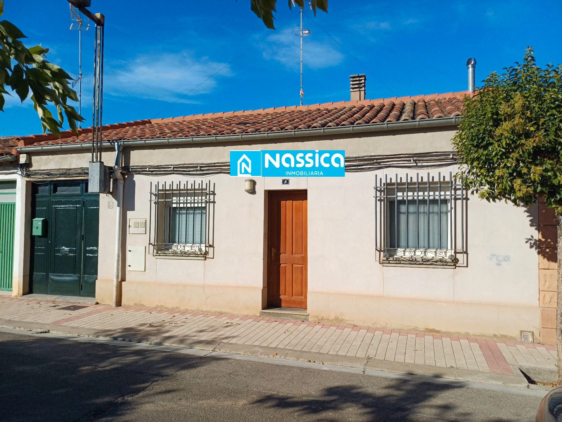 Exterior view of Single-family semi-detached for sale in Calahorra  with Heating, Private garden and Parquet flooring