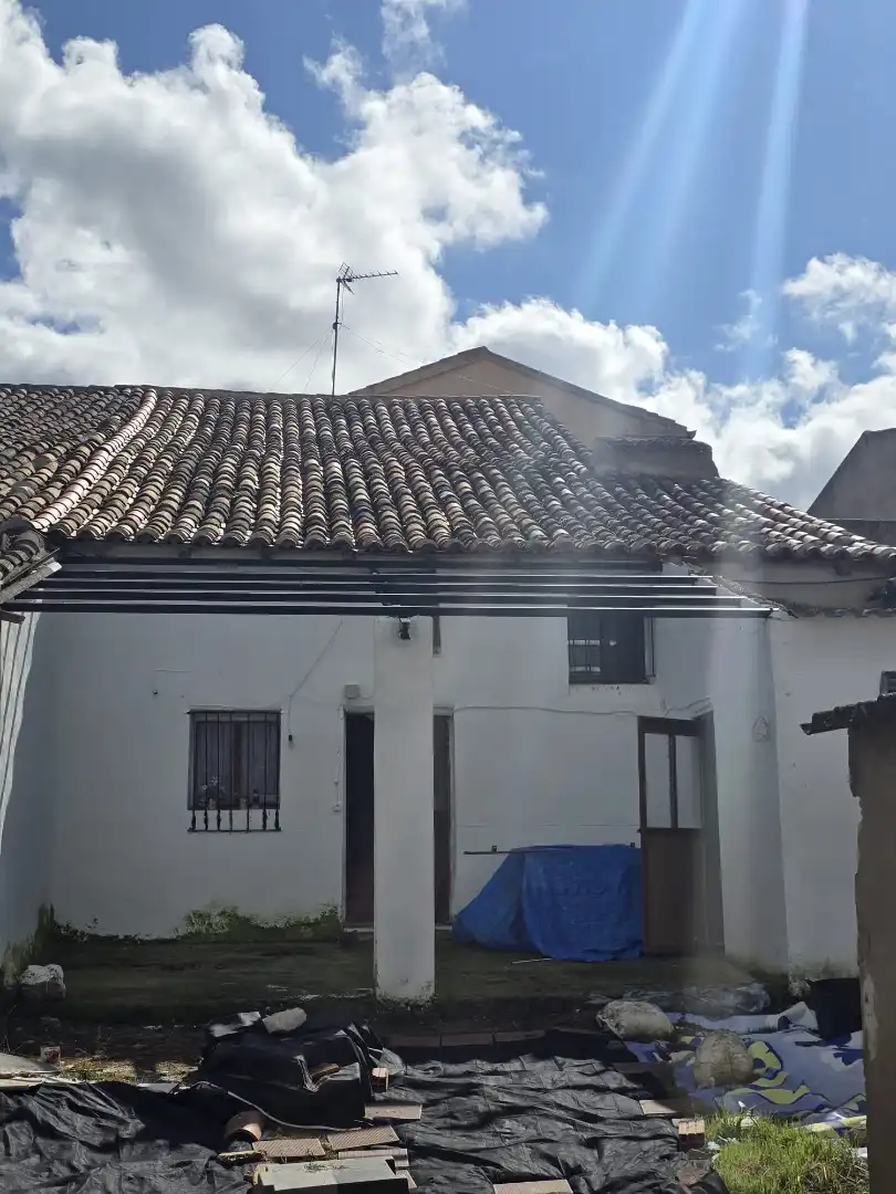 Vista exterior de Casa o xalet en venda en Vega de Valdetronco amb Jardí privat, Terrassa i Traster