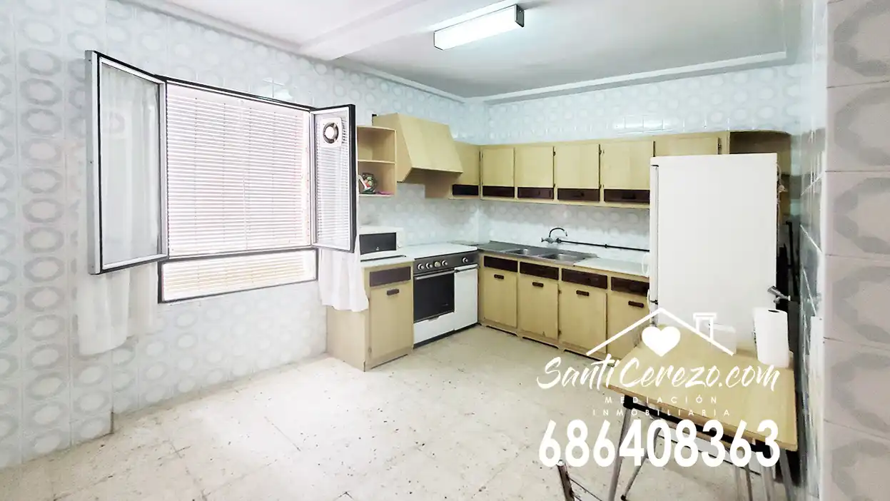 Kitchen of Flat for sale in Montilla  with Terrace