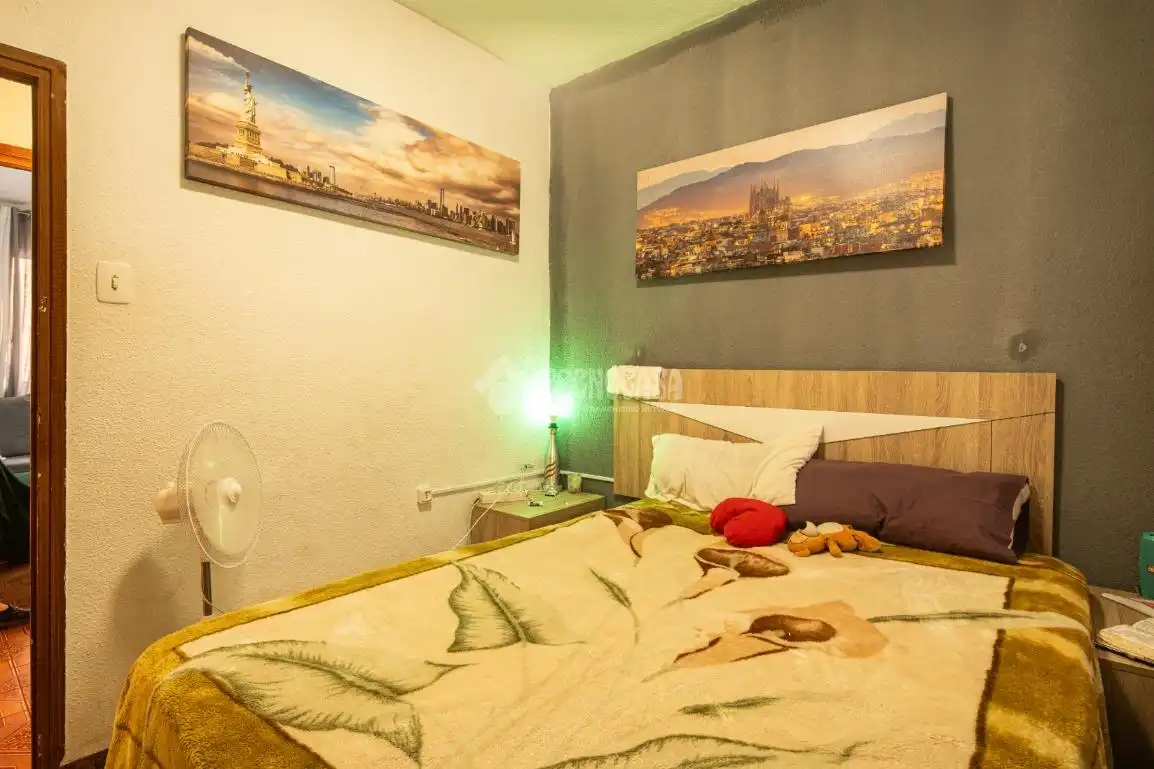 Bedroom of Flat for sale in Granada  with Balcony