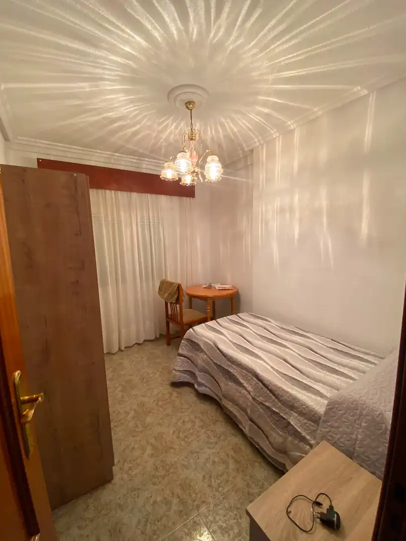 Habitación de Piso de alquiler en Plasencia con Amueblado y Balcón