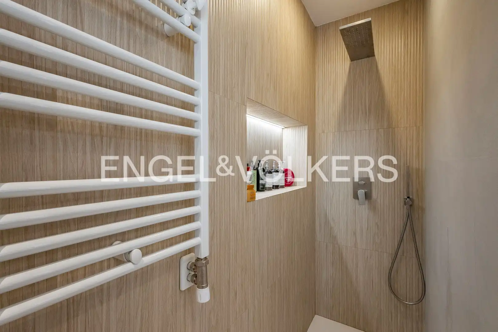 Bany de Apartament en venda en Sant Just Desvern amb Aire condicionat, Calefacció i Jardí privat