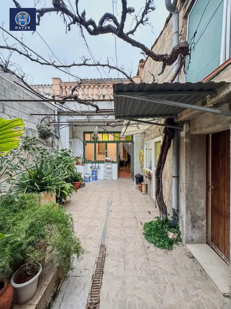 Vista exterior de Casa adosada en venta en Porreres con Calefacción, Jardín privado y Terraza