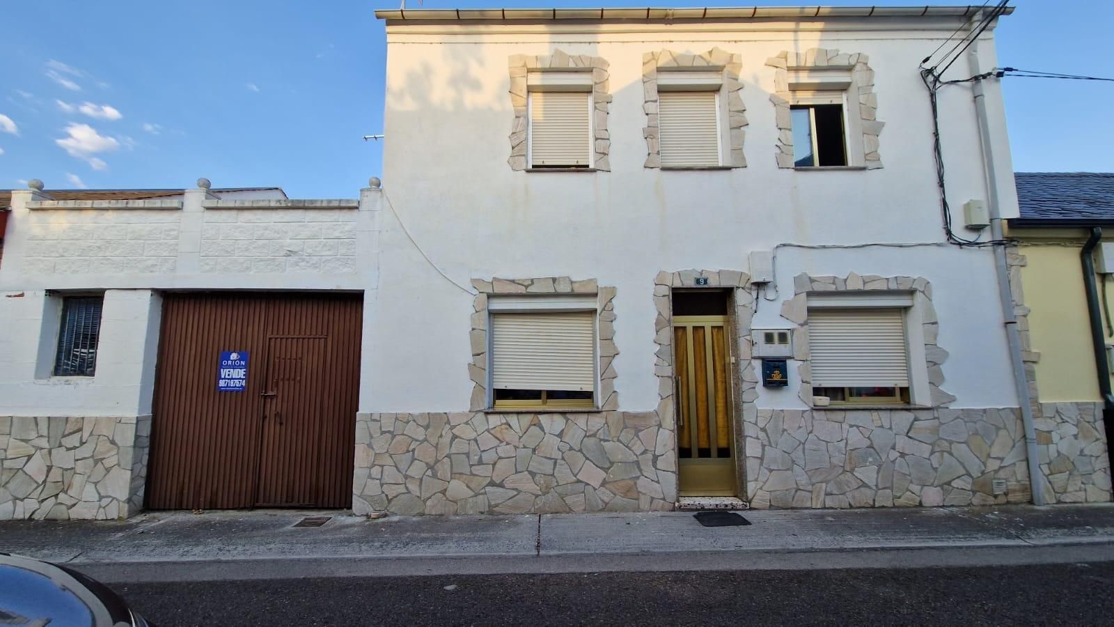 Vista exterior de Finca rústica en venda en Castropodame amb Calefacció, Terrassa i Traster