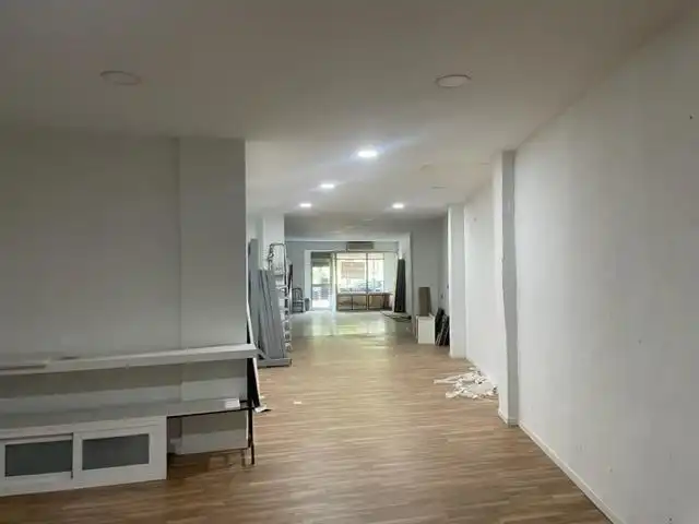 Business premises to rent in Avenida RABANALES, imagen 3