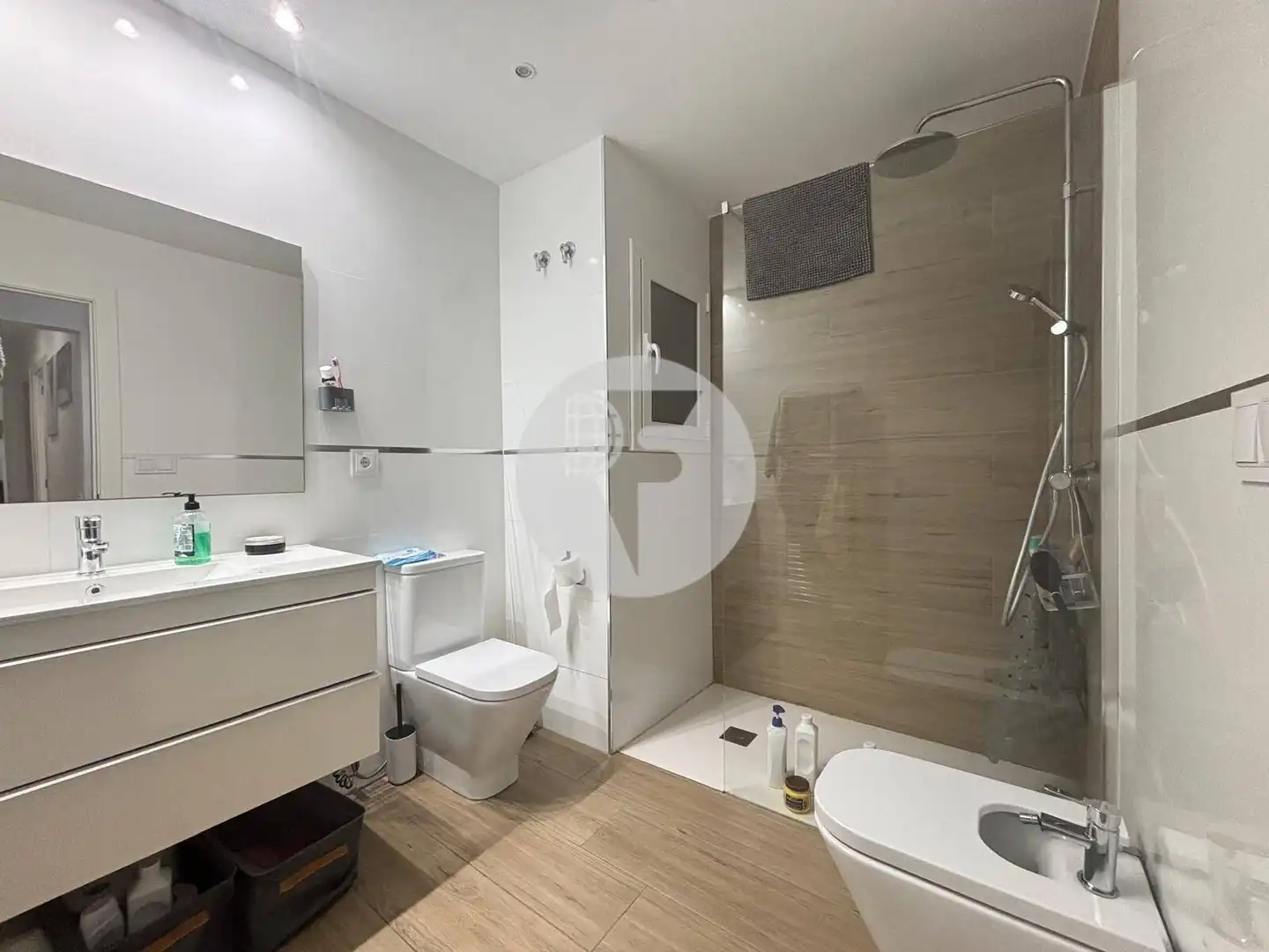 Bathroom of Flat for sale in Granollers  with Air Conditioner, Heating and Storage room