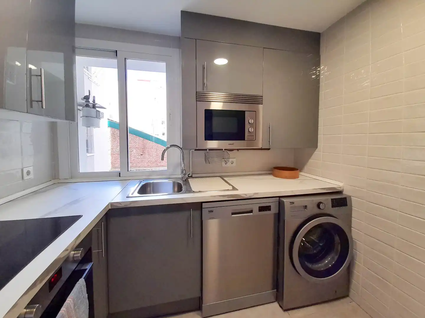 Kitchen of Flat for rent in Madrid  with Heating, Furnished and Oven