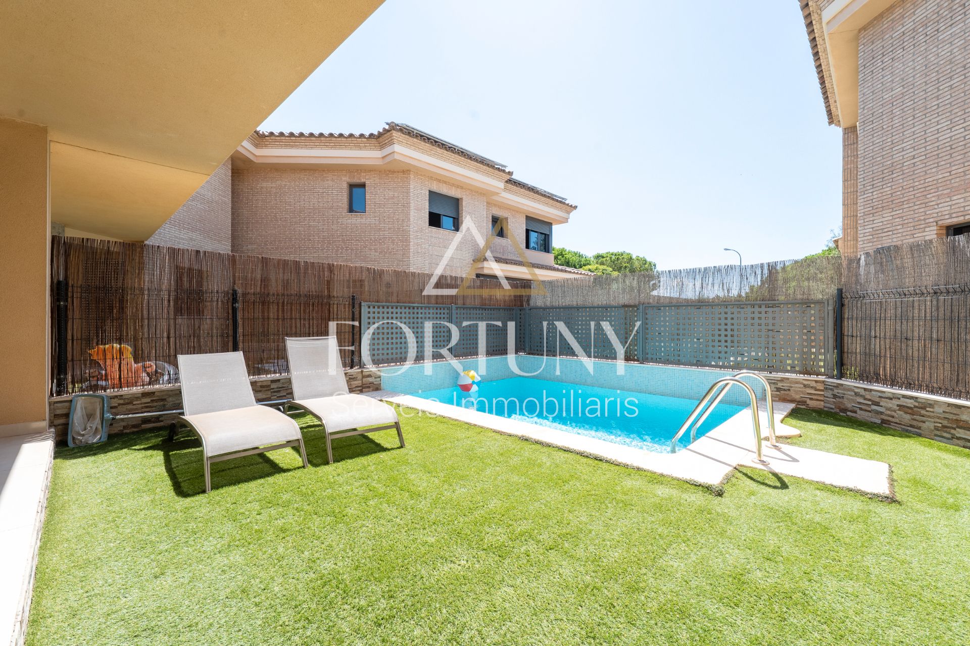 Piscina de Casa adosada en venda en Cambrils amb Aire condicionat, Jardí privat i Terrassa
