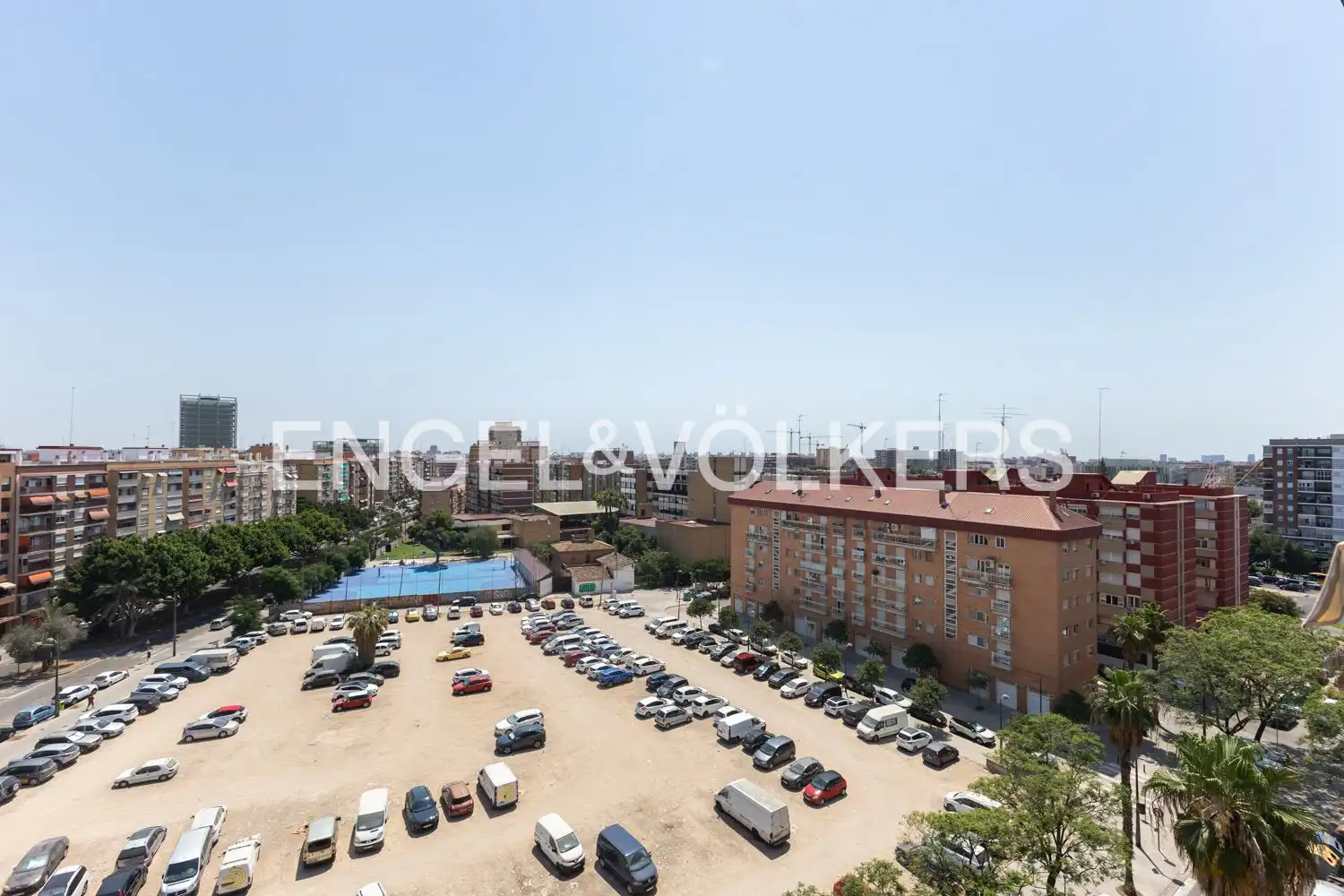 Vista exterior de Pis en venda en Valencia amb Calefacció, Terrassa i Balcó